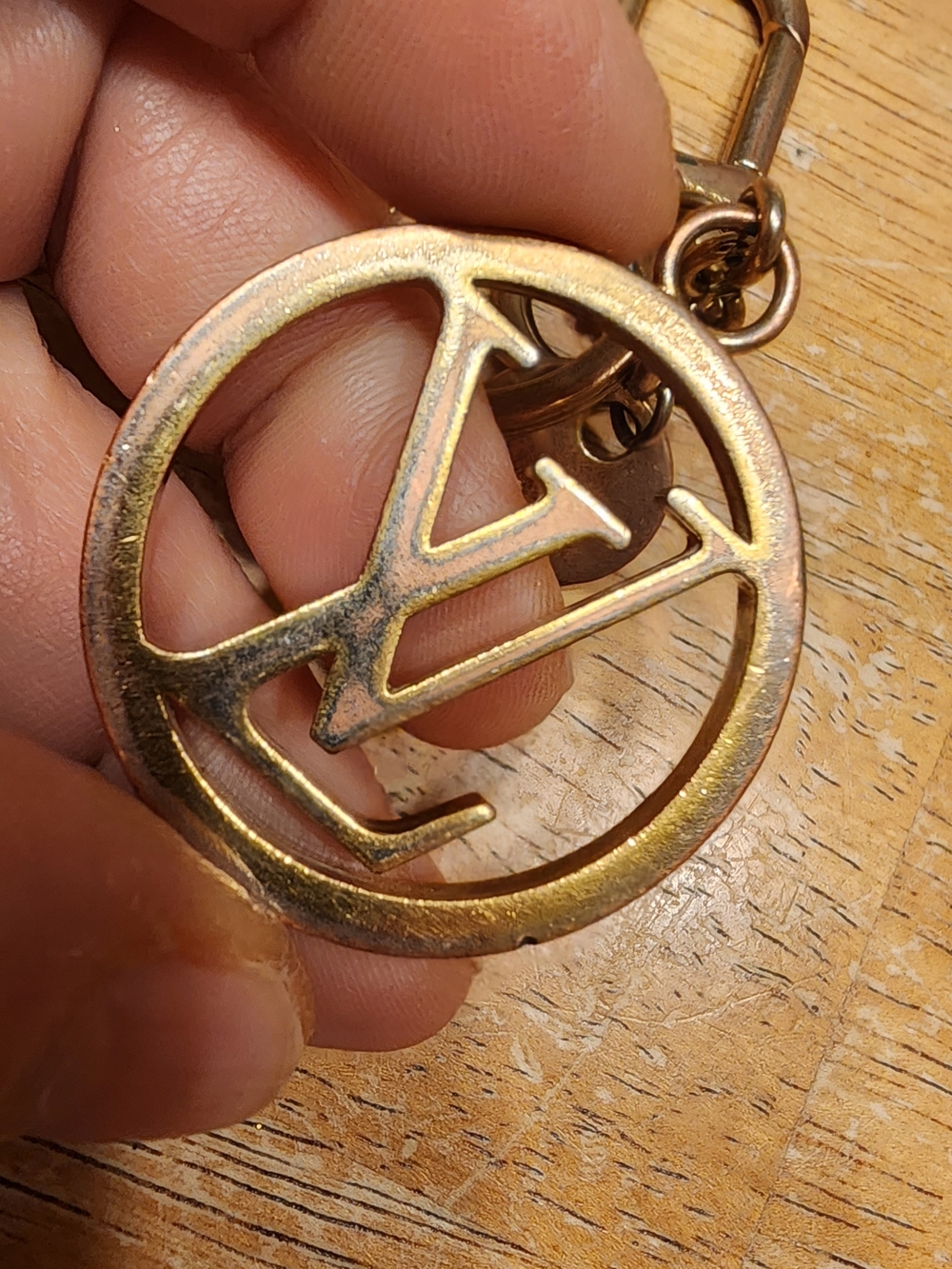 Louis Vuitton LV Circle Charm and Key Holder - Picture 8 of 12
